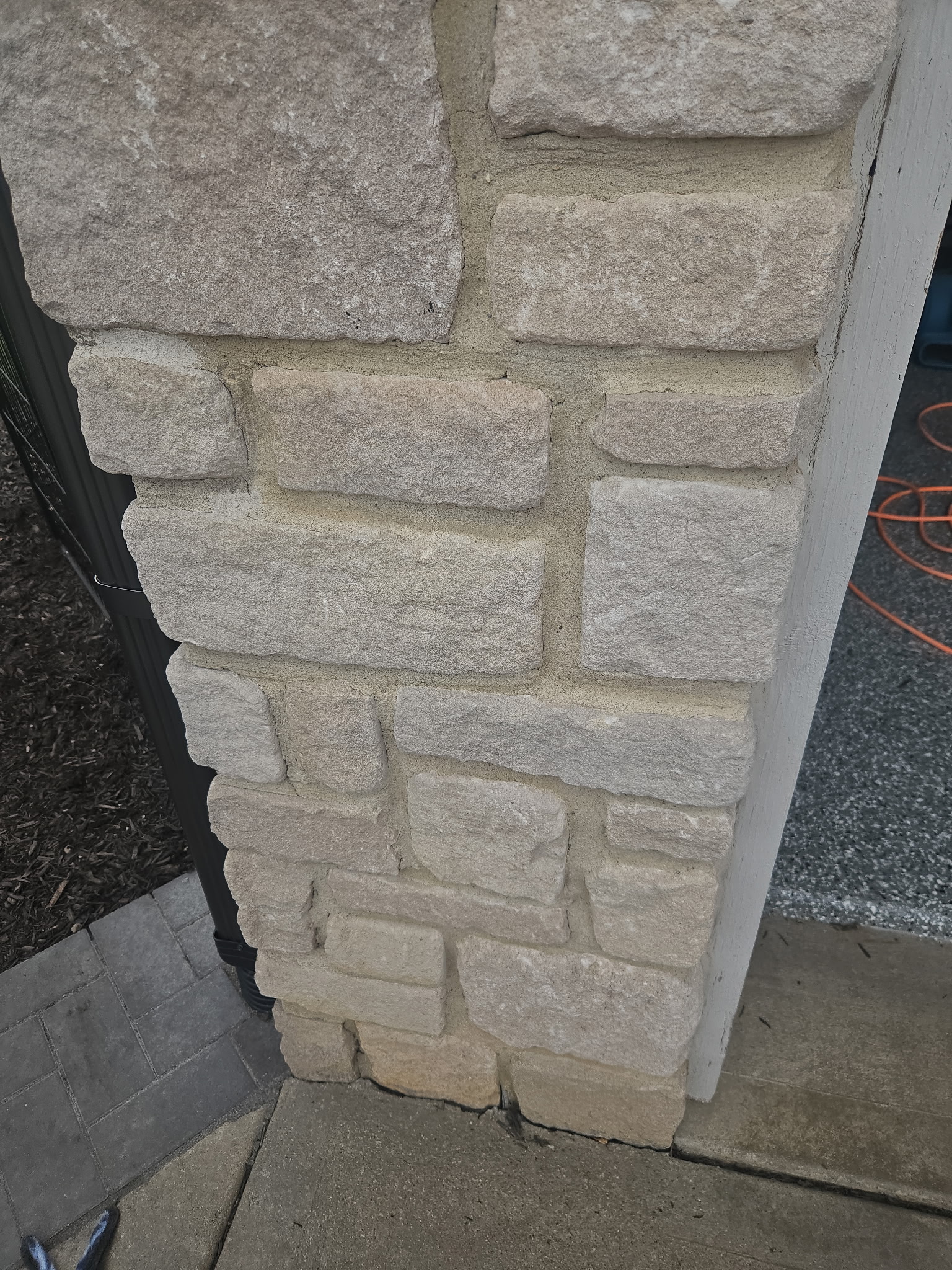 Natural stone masonry